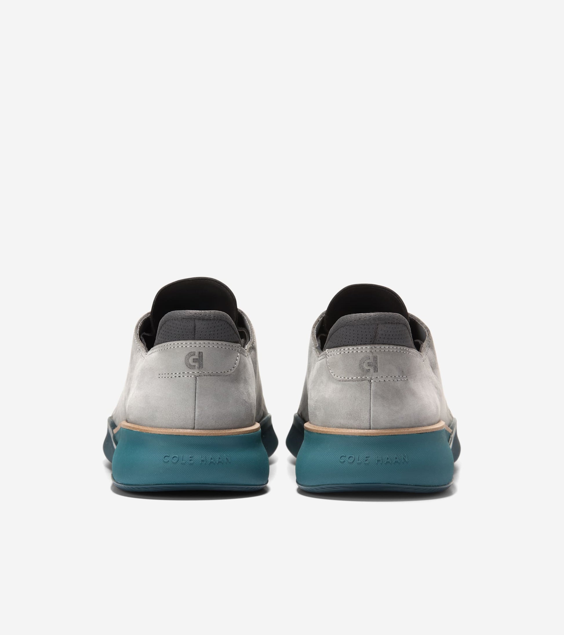 C42832:ULTIMATE GRAY NUBUCK / RAVEN / MEDITERRANEA